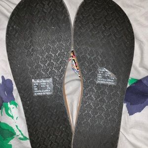 Reef rainbow knitted flip flops!🌈